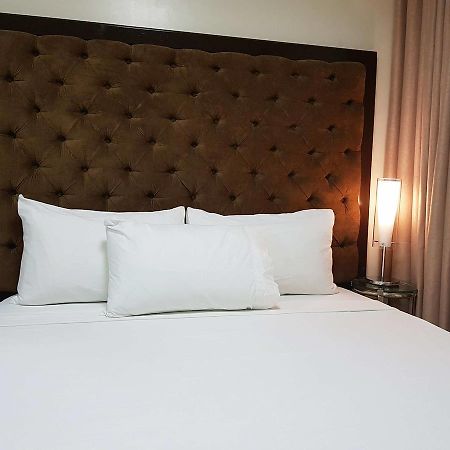 Studio Unit At The Breeze Residences Маніла Екстер'єр фото
