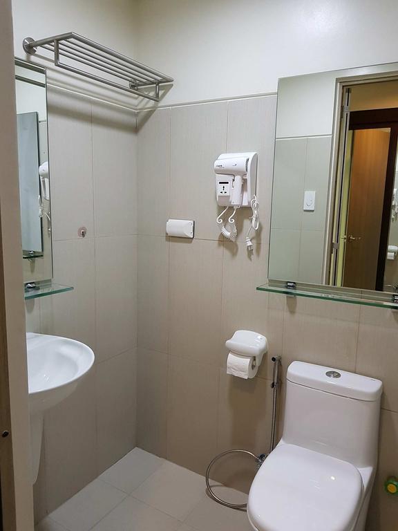 Studio Unit At The Breeze Residences Маніла Екстер'єр фото