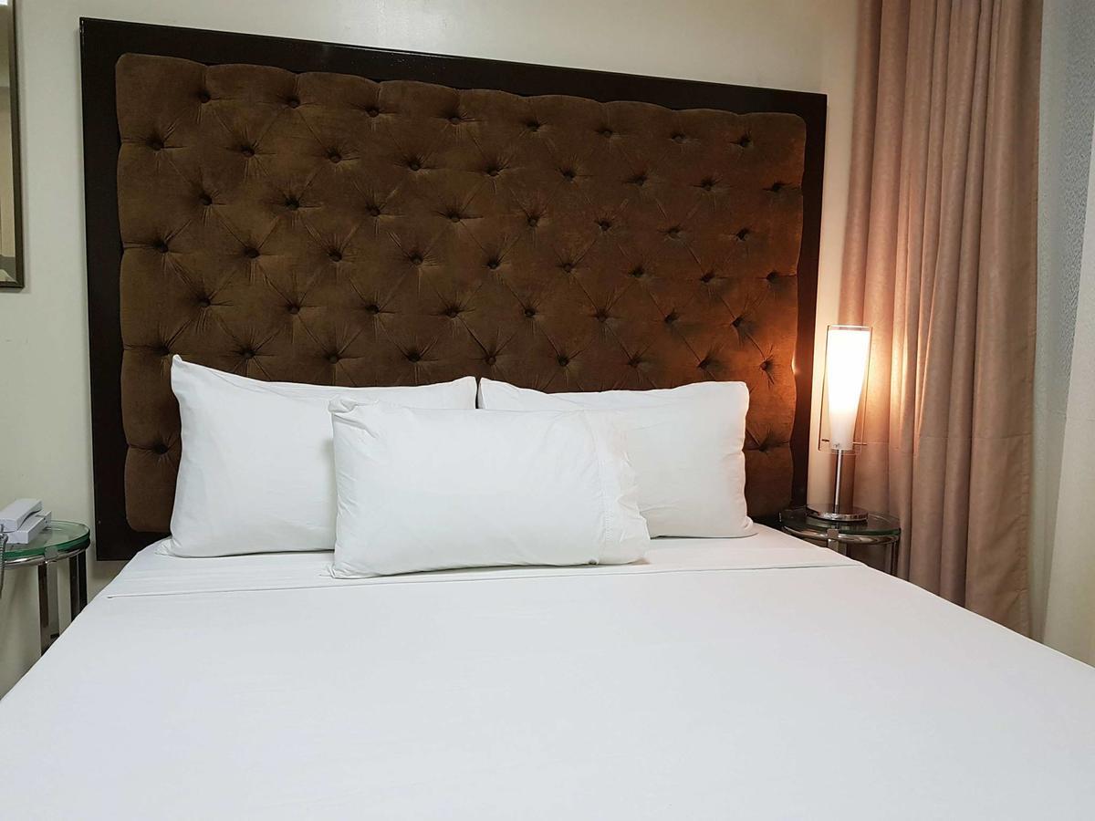 Studio Unit At The Breeze Residences Маніла Екстер'єр фото